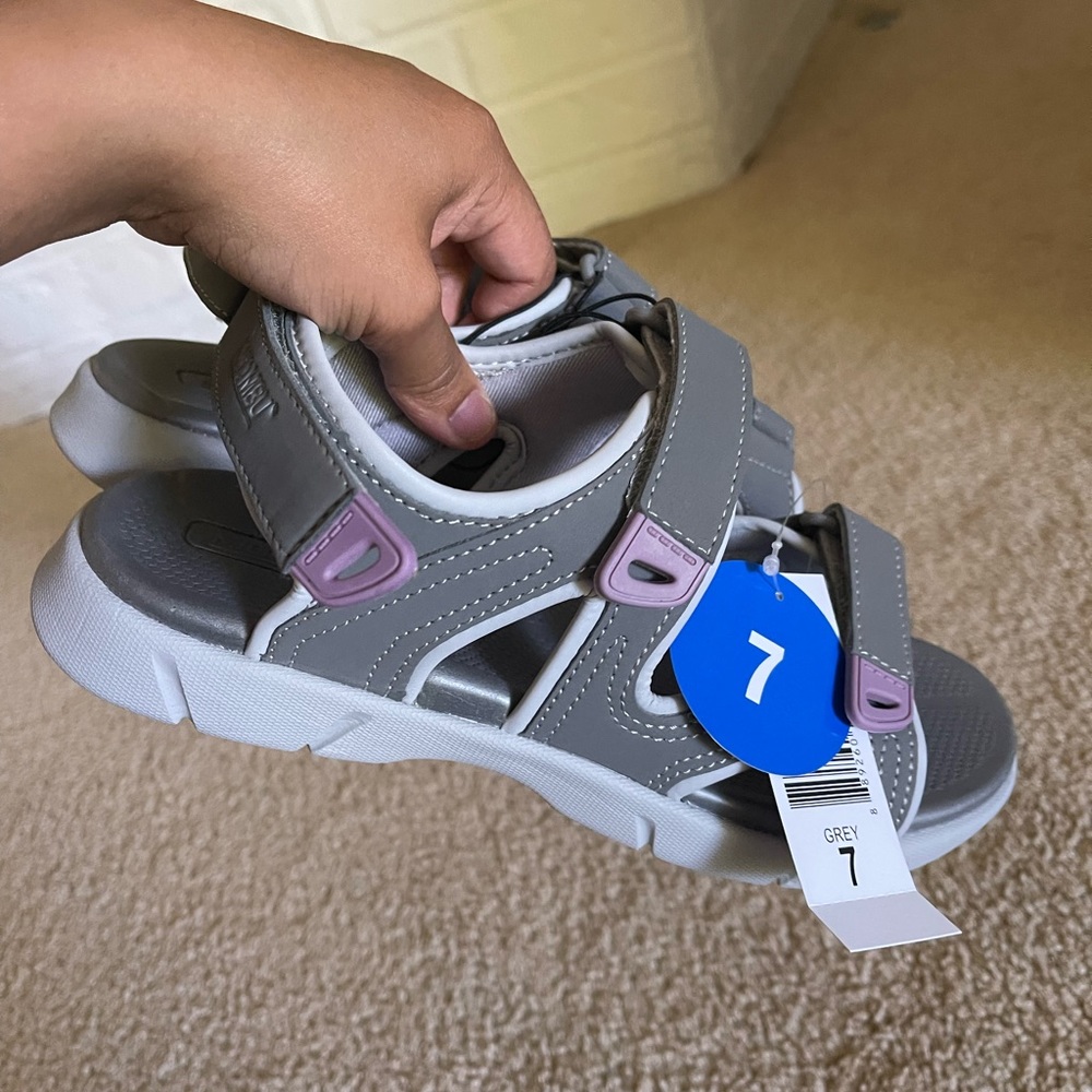 Khombu womens sandal